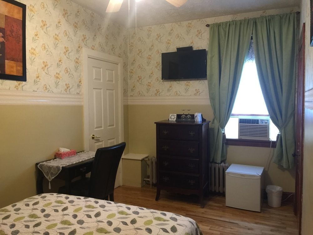 Hotel Street 4*